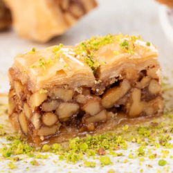 Assorted Baklava Box – Premium Vegetarian Sweets